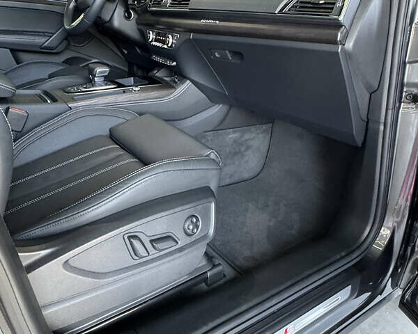 Сірий Ауді Ку 5, об'ємом двигуна 1.98 л та пробігом 9 тис. км за 55600 $, фото 31 на Automoto.ua