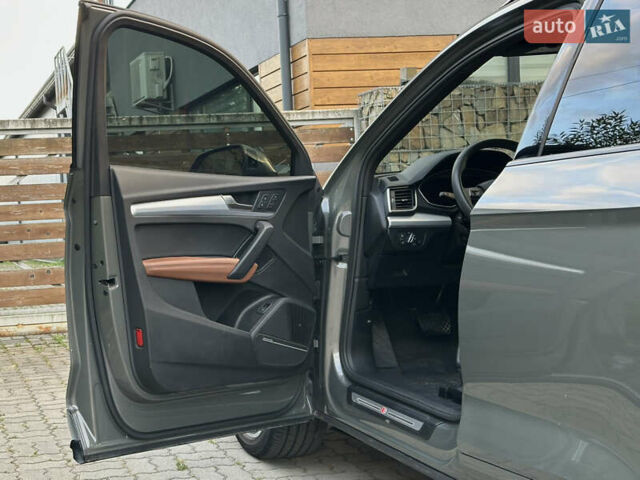 Серый Ауди Ку 5, объемом двигателя 2 л и пробегом 18 тыс. км за 36999 $, фото 40 на Automoto.ua