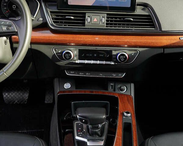 Серый Ауди Ку 5, объемом двигателя 1.98 л и пробегом 71 тыс. км за 34999 $, фото 26 на Automoto.ua