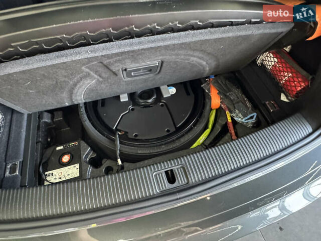 Сірий Ауді Ку 5, об'ємом двигуна 1.98 л та пробігом 9 тис. км за 55600 $, фото 15 на Automoto.ua