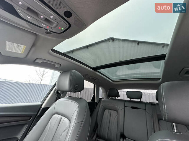 Серый Ауди Ку 5, объемом двигателя 1.98 л и пробегом 65 тыс. км за 38000 $, фото 7 на Automoto.ua