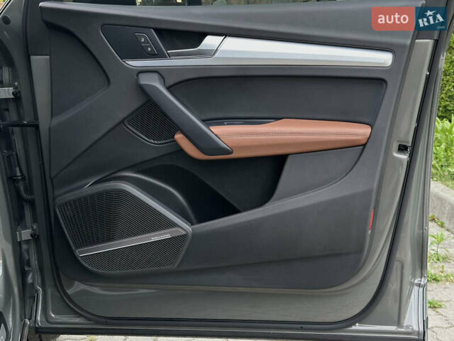 Серый Ауди Ку 5, объемом двигателя 2 л и пробегом 18 тыс. км за 36999 $, фото 87 на Automoto.ua