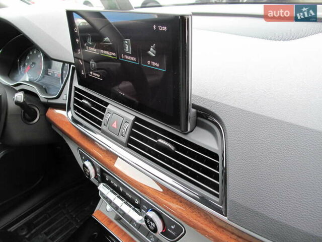 Серый Ауди Ку 5, объемом двигателя 1.98 л и пробегом 22 тыс. км за 44500 $, фото 95 на Automoto.ua