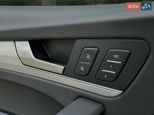 Серый Ауди Ку 5, объемом двигателя 2 л и пробегом 18 тыс. км за 36999 $, фото 44 на Automoto.ua