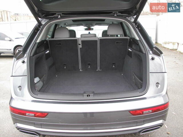 Серый Ауди Ку 5, объемом двигателя 1.98 л и пробегом 22 тыс. км за 44500 $, фото 66 на Automoto.ua