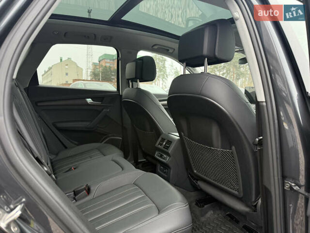 Серый Ауди Ку 5, объемом двигателя 1.98 л и пробегом 31 тыс. км за 35999 $, фото 28 на Automoto.ua