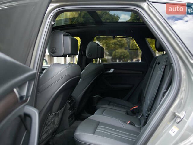 Сірий Ауді Ку 5, об'ємом двигуна 1.98 л та пробігом 38 тис. км за 43500 $, фото 5 на Automoto.ua