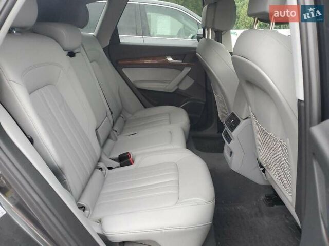 Серый Ауди Ку 5, объемом двигателя 1.98 л и пробегом 45 тыс. км за 15000 $, фото 10 на Automoto.ua