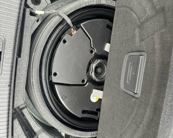 Серый Ауди Ку 5, объемом двигателя 2 л и пробегом 25 тыс. км за 38500 $, фото 20 на Automoto.ua