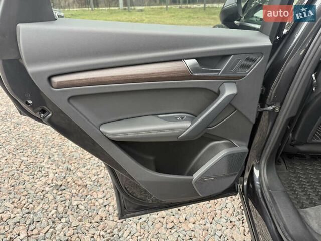 Серый Ауди Ку 5, объемом двигателя 1.98 л и пробегом 31 тыс. км за 35999 $, фото 34 на Automoto.ua