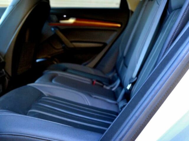 Сірий Ауді Ку 5, об'ємом двигуна 2 л та пробігом 29 тис. км за 15600 $, фото 9 на Automoto.ua