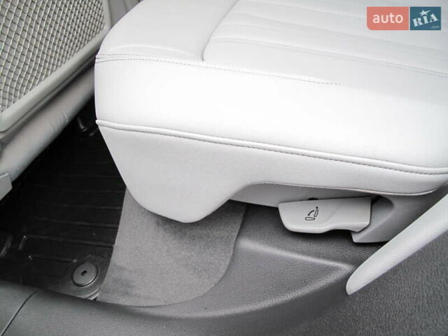 Серый Ауди Ку 5, объемом двигателя 1.98 л и пробегом 22 тыс. км за 44500 $, фото 55 на Automoto.ua