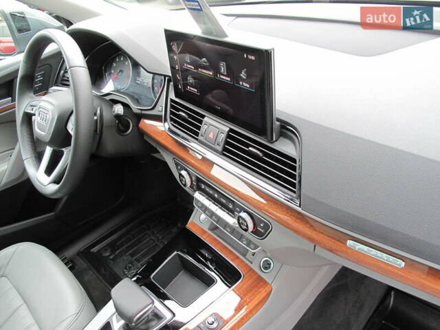Серый Ауди Ку 5, объемом двигателя 1.98 л и пробегом 22 тыс. км за 44500 $, фото 94 на Automoto.ua