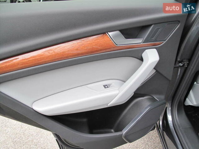 Серый Ауди Ку 5, объемом двигателя 1.98 л и пробегом 22 тыс. км за 44500 $, фото 51 на Automoto.ua