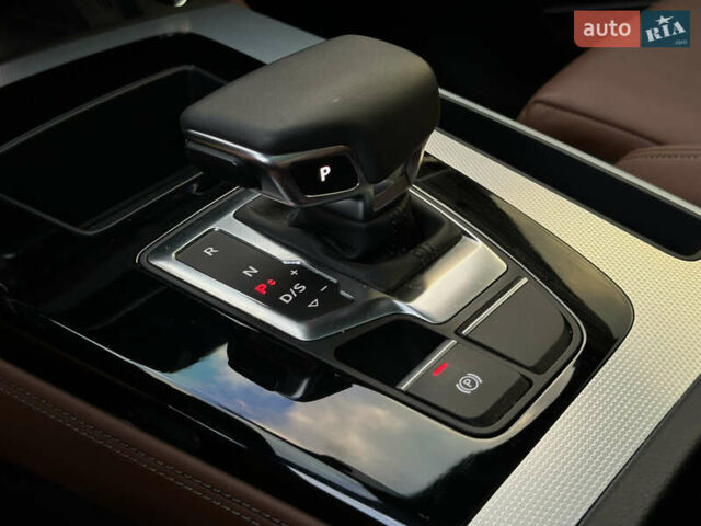 Серый Ауди Ку 5, объемом двигателя 2 л и пробегом 18 тыс. км за 36999 $, фото 59 на Automoto.ua