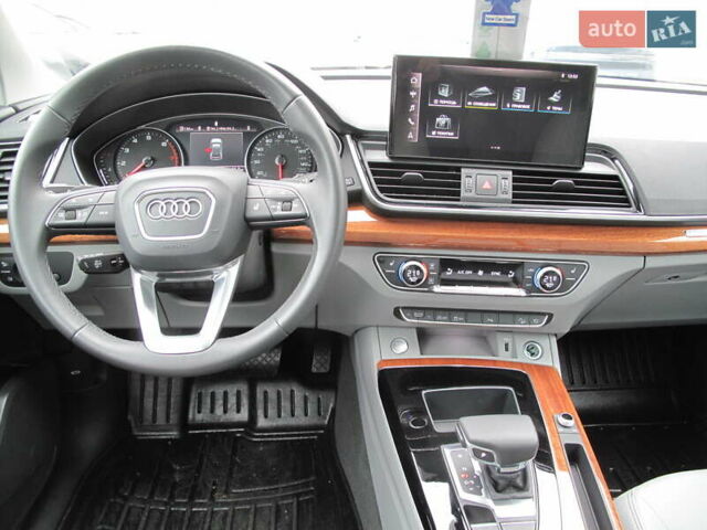 Серый Ауди Ку 5, объемом двигателя 1.98 л и пробегом 22 тыс. км за 44500 $, фото 59 на Automoto.ua