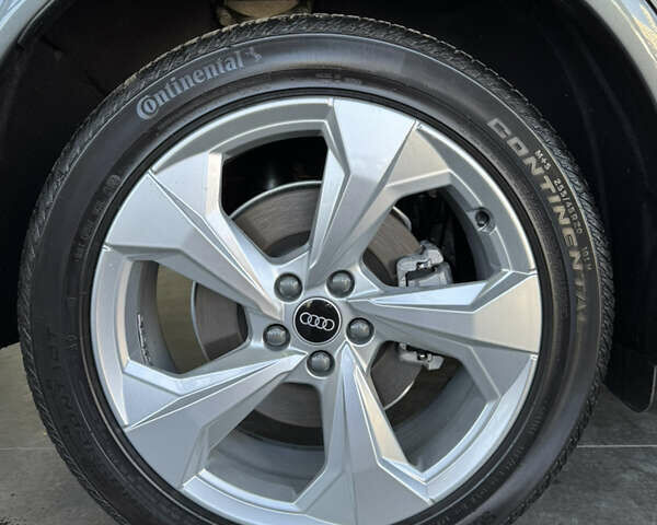 Сірий Ауді Ку 5, об'ємом двигуна 1.98 л та пробігом 9 тис. км за 55600 $, фото 19 на Automoto.ua