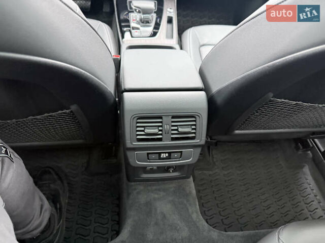 Серый Ауди Ку 5, объемом двигателя 1.98 л и пробегом 31 тыс. км за 35999 $, фото 14 на Automoto.ua