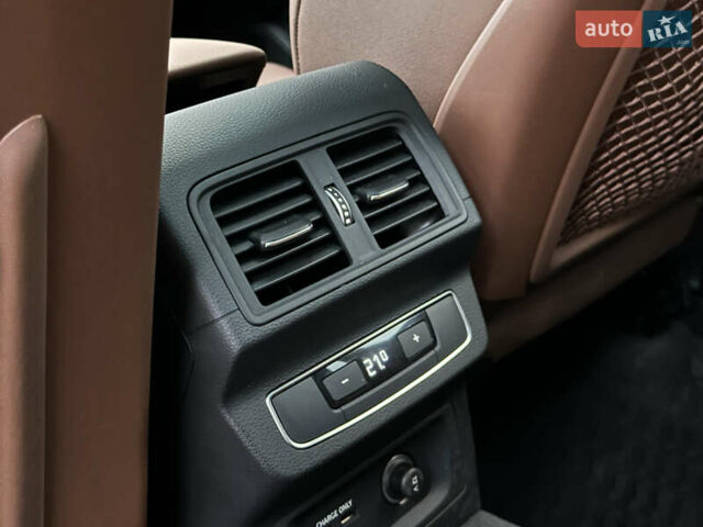 Серый Ауди Ку 5, объемом двигателя 2 л и пробегом 18 тыс. км за 36999 $, фото 75 на Automoto.ua