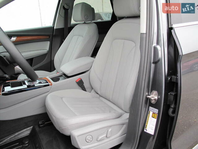 Серый Ауди Ку 5, объемом двигателя 1.98 л и пробегом 22 тыс. км за 44500 $, фото 41 на Automoto.ua