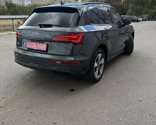 Ауди Ку 5 2023 в Харькове на Automoto.ua Серый Ауди Ку 5, объемом двигателя 1.98 л и пробегом 35 тыс. км за 36700 $, фото 5 на Automoto.ua