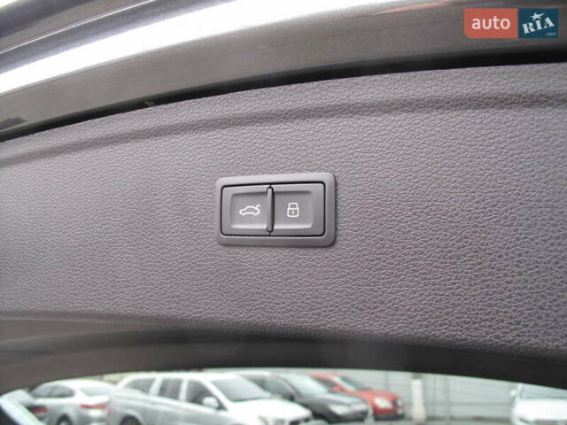 Серый Ауди Ку 5, объемом двигателя 1.98 л и пробегом 22 тыс. км за 44500 $, фото 67 на Automoto.ua