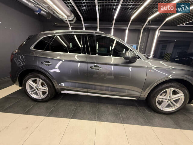 Сірий Ауді Ку 5, об'ємом двигуна 1.98 л та пробігом 1 тис. км за 59500 $, фото 7 на Automoto.ua