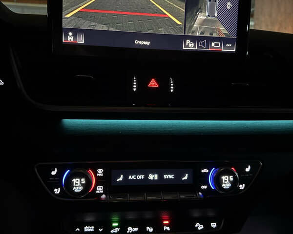 Сірий Ауді Ку 5, об'ємом двигуна 1.98 л та пробігом 1 тис. км за 59500 $, фото 42 на Automoto.ua