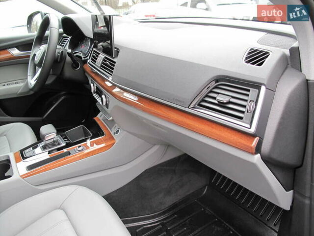 Серый Ауди Ку 5, объемом двигателя 1.98 л и пробегом 22 тыс. км за 44500 $, фото 92 на Automoto.ua