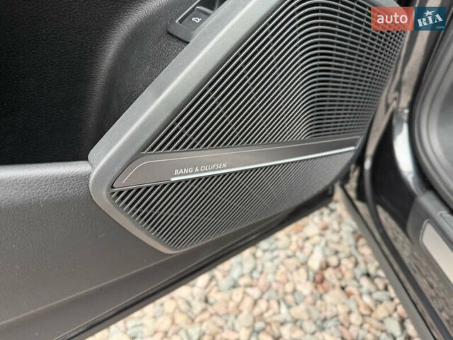 Серый Ауди Ку 5, объемом двигателя 1.98 л и пробегом 31 тыс. км за 35999 $, фото 36 на Automoto.ua