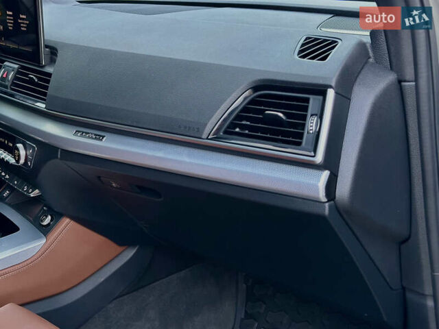 Серый Ауди Ку 5, объемом двигателя 2 л и пробегом 18 тыс. км за 36999 $, фото 98 на Automoto.ua