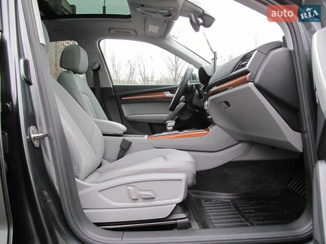 Серый Ауди Ку 5, объемом двигателя 1.98 л и пробегом 22 тыс. км за 44500 $, фото 87 на Automoto.ua