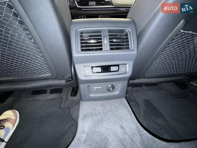 Сірий Ауді Ку 5, об'ємом двигуна 1.98 л та пробігом 1 тис. км за 59500 $, фото 29 на Automoto.ua