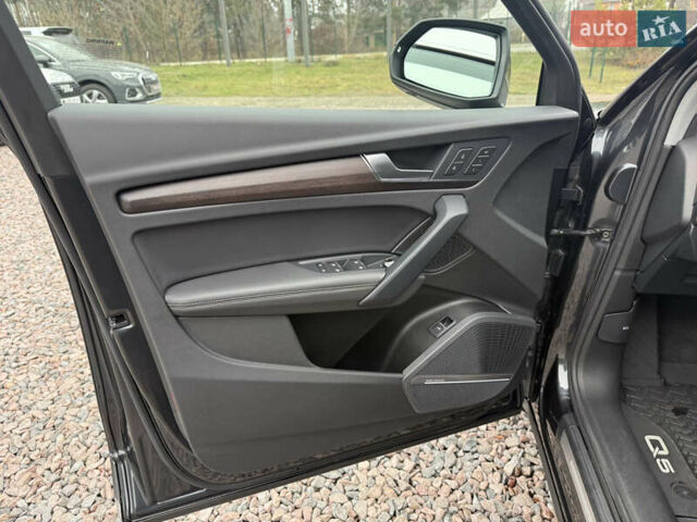 Серый Ауди Ку 5, объемом двигателя 1.98 л и пробегом 31 тыс. км за 35999 $, фото 35 на Automoto.ua