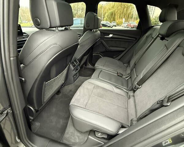 Сірий Ауді Ку 5, об'ємом двигуна 1.98 л та пробігом 12 тис. км за 58100 $, фото 42 на Automoto.ua