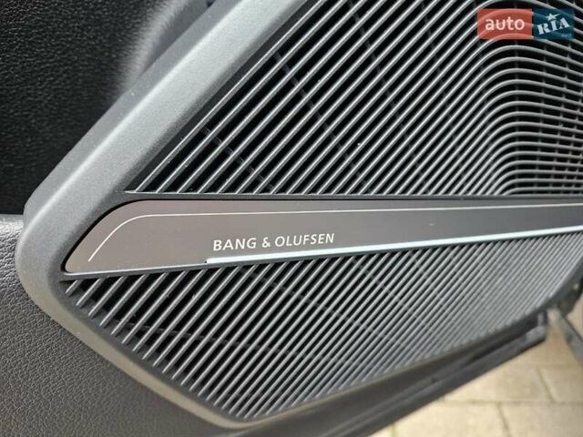 Серый Ауди Ку 5, объемом двигателя 1.98 л и пробегом 2 тыс. км за 57000 $, фото 14 на Automoto.ua