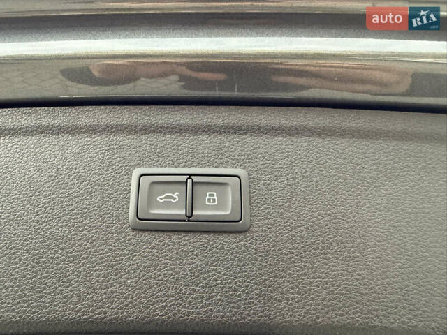 Сірий Ауді Ку 5, об'ємом двигуна 1.98 л та пробігом 12 тис. км за 58100 $, фото 21 на Automoto.ua