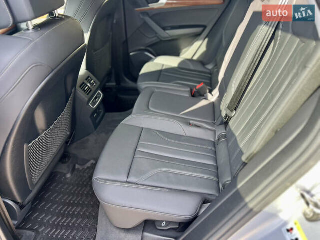 Серый Ауди Ку 5, объемом двигателя 2 л и пробегом 2 тыс. км за 55500 $, фото 9 на Automoto.ua