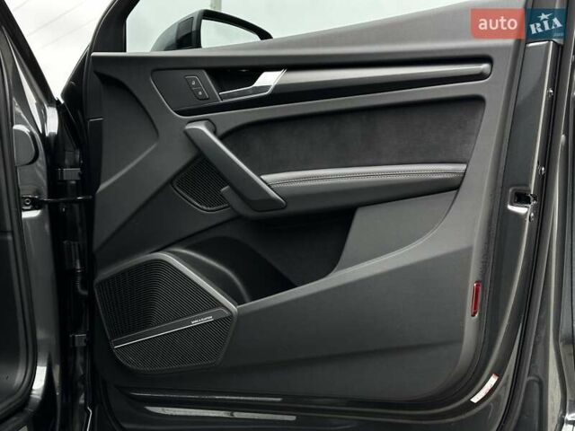 Серый Ауди Ку 5, объемом двигателя 1.98 л и пробегом 14 тыс. км за 57999 $, фото 43 на Automoto.ua