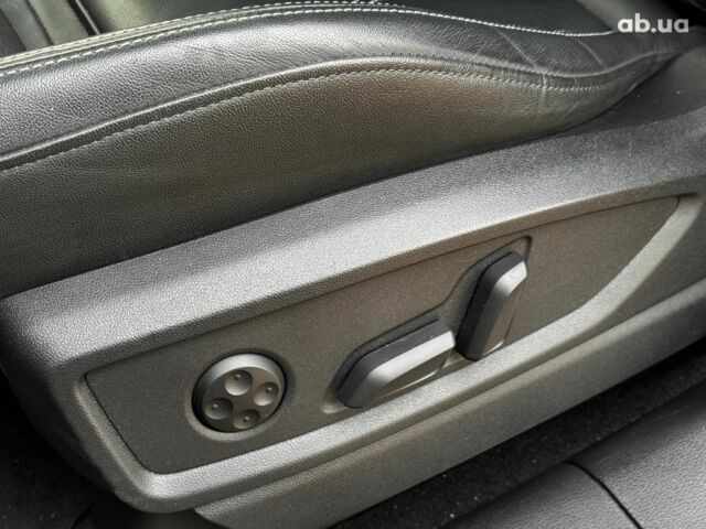 Серый Ауди Ку 5, объемом двигателя 2 л и пробегом 35 тыс. км за 41490 $, фото 25 на Automoto.ua