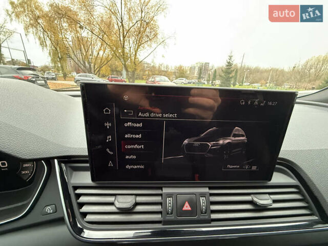 Сірий Ауді Ку 5, об'ємом двигуна 1.98 л та пробігом 12 тис. км за 58100 $, фото 56 на Automoto.ua