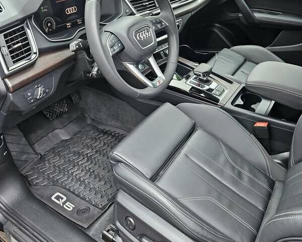 Серый Ауди Ку 5, объемом двигателя 1.98 л и пробегом 2 тыс. км за 57000 $, фото 9 на Automoto.ua