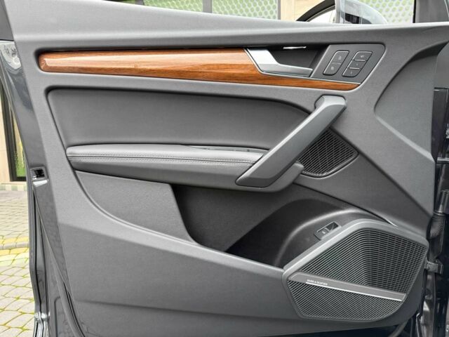 Серый Ауди Ку 5, объемом двигателя 2 л и пробегом 9 тыс. км за 39700 $, фото 14 на Automoto.ua