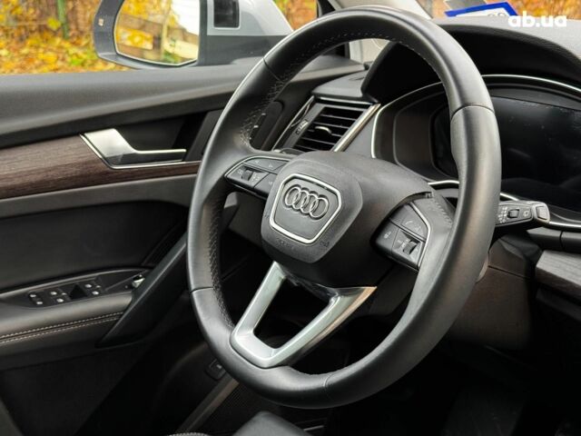 Серый Ауди Ку 5, объемом двигателя 2 л и пробегом 35 тыс. км за 41490 $, фото 37 на Automoto.ua