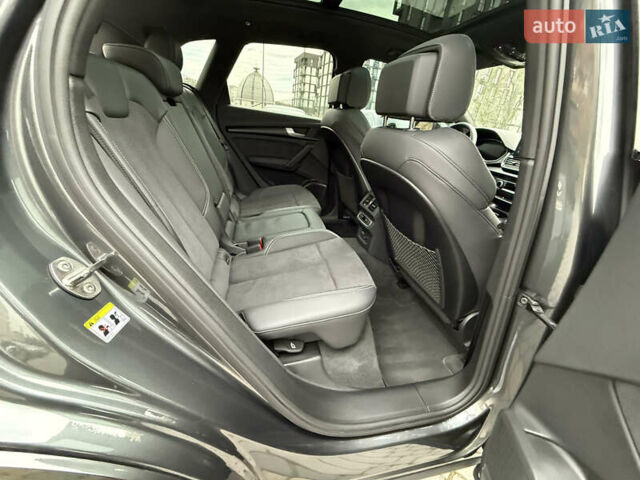 Сірий Ауді Ку 5, об'ємом двигуна 1.98 л та пробігом 12 тис. км за 58100 $, фото 39 на Automoto.ua