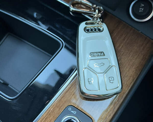 Серый Ауди Ку 5, объемом двигателя 2 л и пробегом 2 тыс. км за 55500 $, фото 32 на Automoto.ua