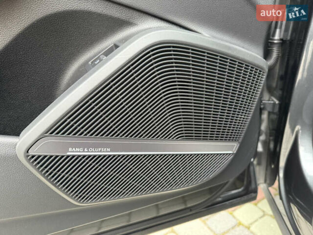 Сірий Ауді Ку 5, об'ємом двигуна 1.98 л та пробігом 12 тис. км за 58100 $, фото 51 на Automoto.ua