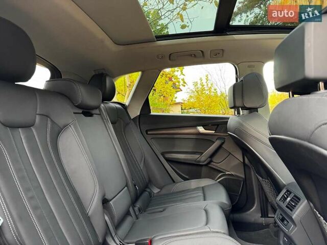 Серый Ауди Ку 5, объемом двигателя 2 л и пробегом 35 тыс. км за 41490 $, фото 32 на Automoto.ua