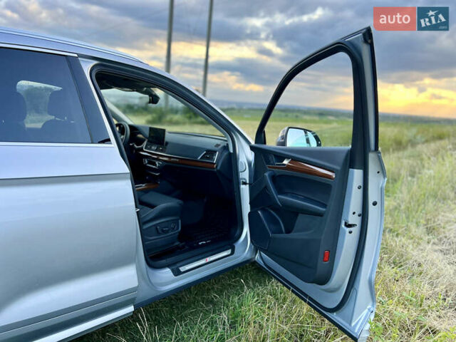 Серый Ауди Ку 5, объемом двигателя 2 л и пробегом 2 тыс. км за 55500 $, фото 36 на Automoto.ua