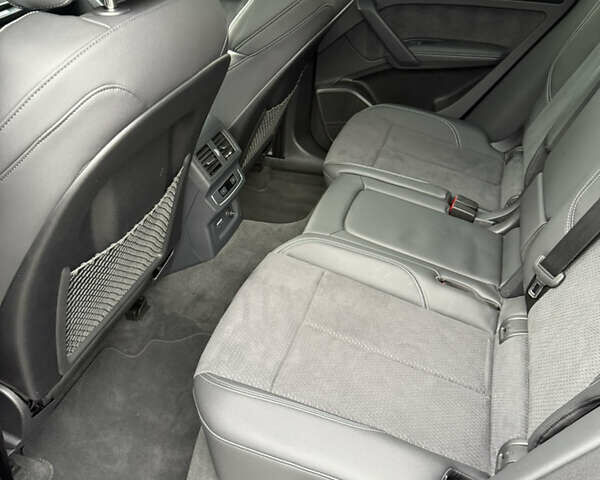 Сірий Ауді Ку 5, об'ємом двигуна 1.98 л та пробігом 12 тис. км за 58100 $, фото 43 на Automoto.ua